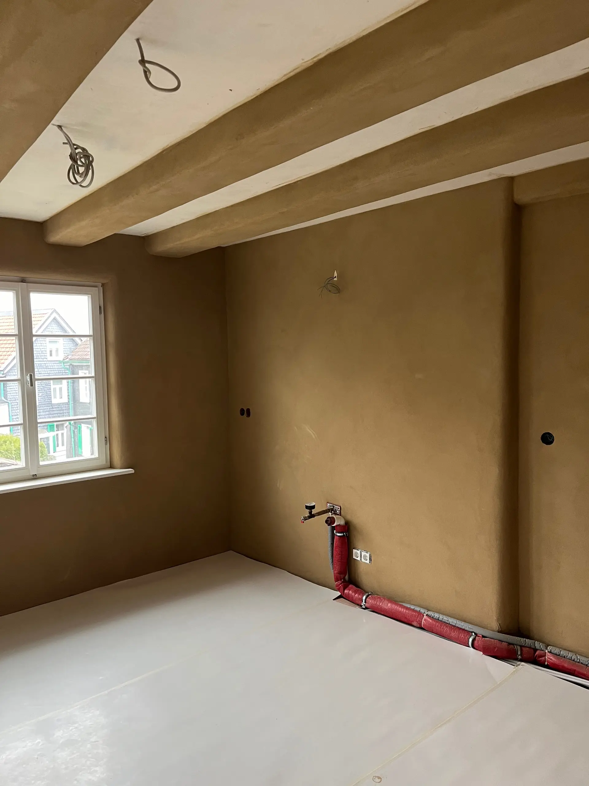 Wandheizung präziser Unterbau nach für Lehmbau in Remscheid Lennep durch Stuckateurmeister Alexander Leubner